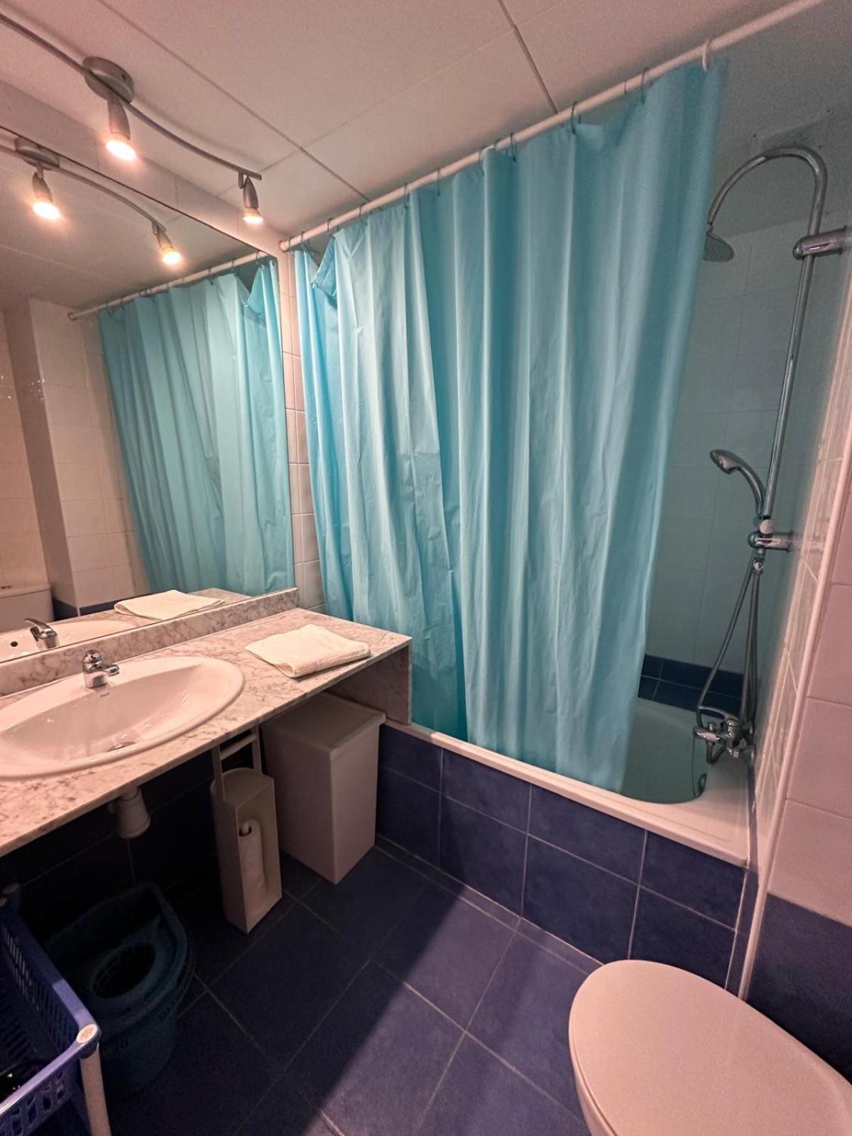 Apartamento Bonito piso en Roses con piscina y parking Exterior foto