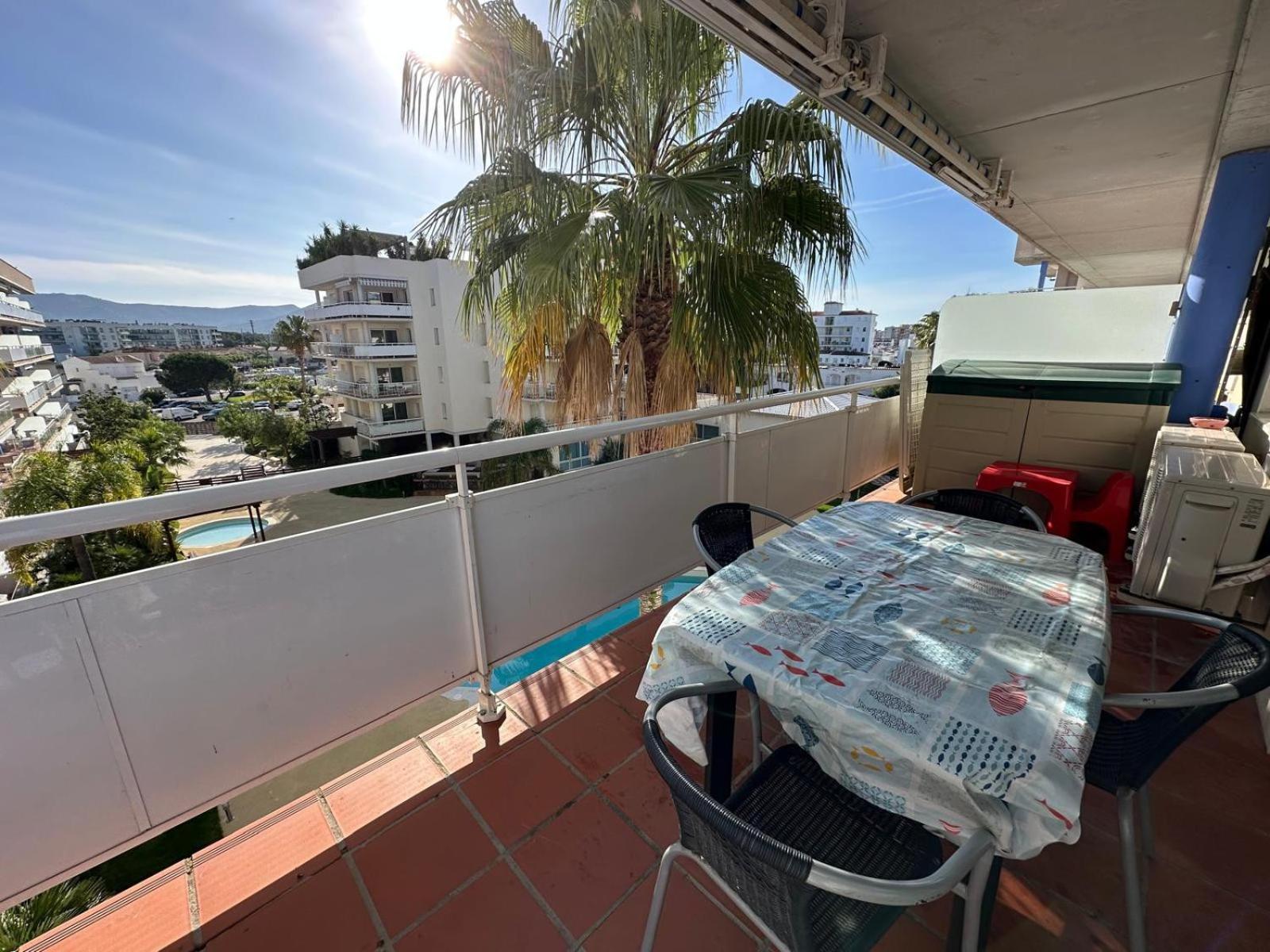 Apartamento Bonito piso en Roses con piscina y parking Exterior foto